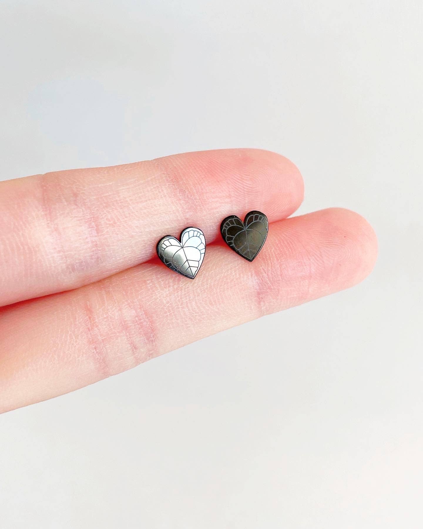 Anthurium Clarinervium Plant Studs | Hypoallergenic