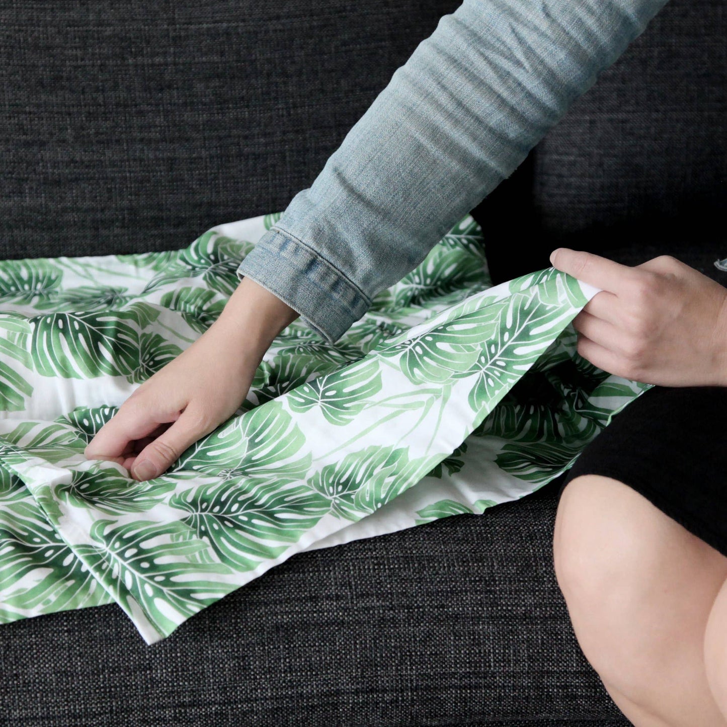 Monstera Swaddle